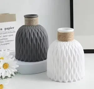 Crafty Plastic Bloom Holder
