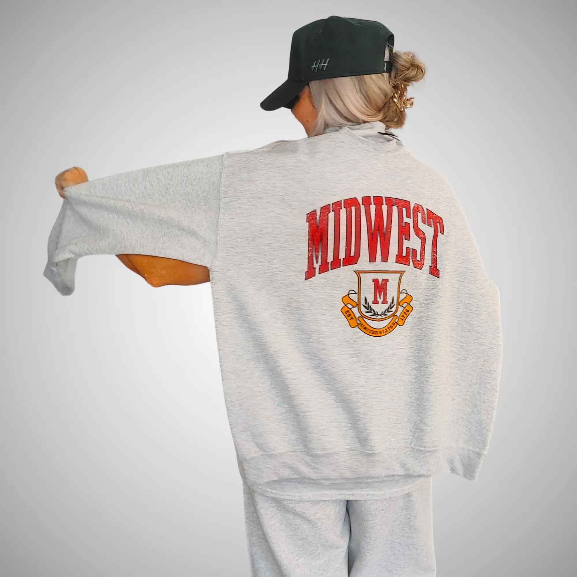 Gildan Midwest Graphic Sweatshirt Unisex Crewneck Ash Grey Cotton Blend Pullover