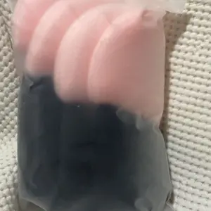 Colovis 48 PCS Powder Puff Set Soft Velour Triangle Makeup Sponge for Foundation & Loose Powder Pink & Black Ideal for Travel Daily Use Easy to Clean Beauty Tools