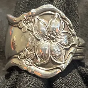 1910 Orange Blossom Spoon Ring