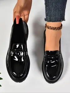 Women's Fashionable Solid Color Round Toe Slip on Loafers, Slip On Flats, Casual Comfortable Chain Decorated Shoes for Daily Wear, Female All-match Shoes for Daily Wear, Footwear