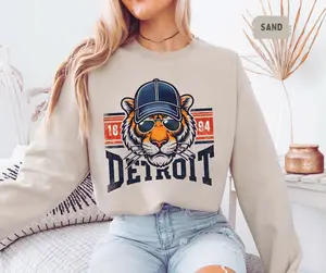 Detroit Baseball Sweatshirt - Unisex Crewneck Pullover, Sports Team Fan Apparel, Gift for Baseball Fans, Detroit Souvenir, Detroit Sweater , Perfect Gift for Him/Her, Trendy Unisex Crewneck Sweatshirt