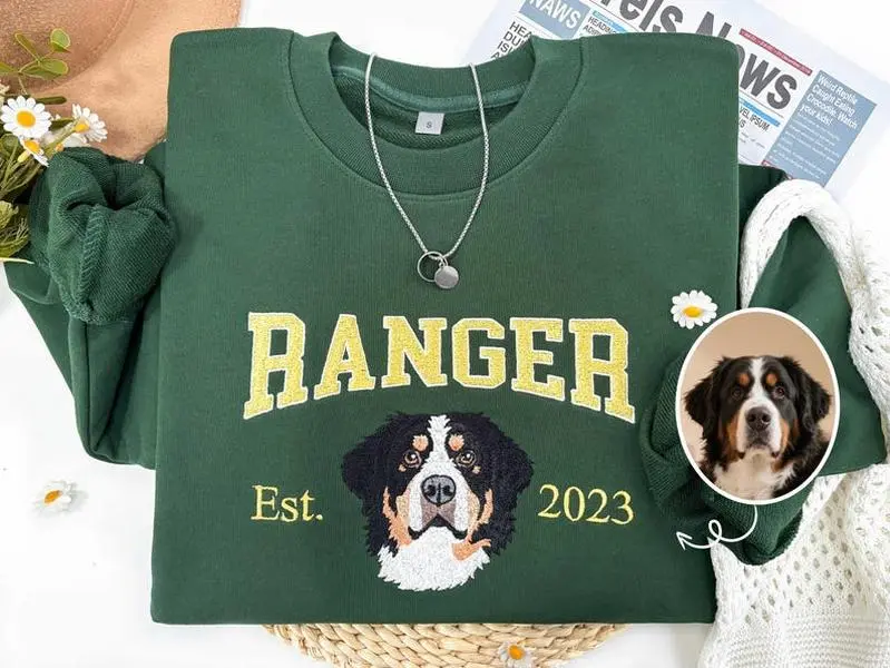 Custom Embroidered Dog Hoodie: Personalized Pet Portrait Sweatshirt