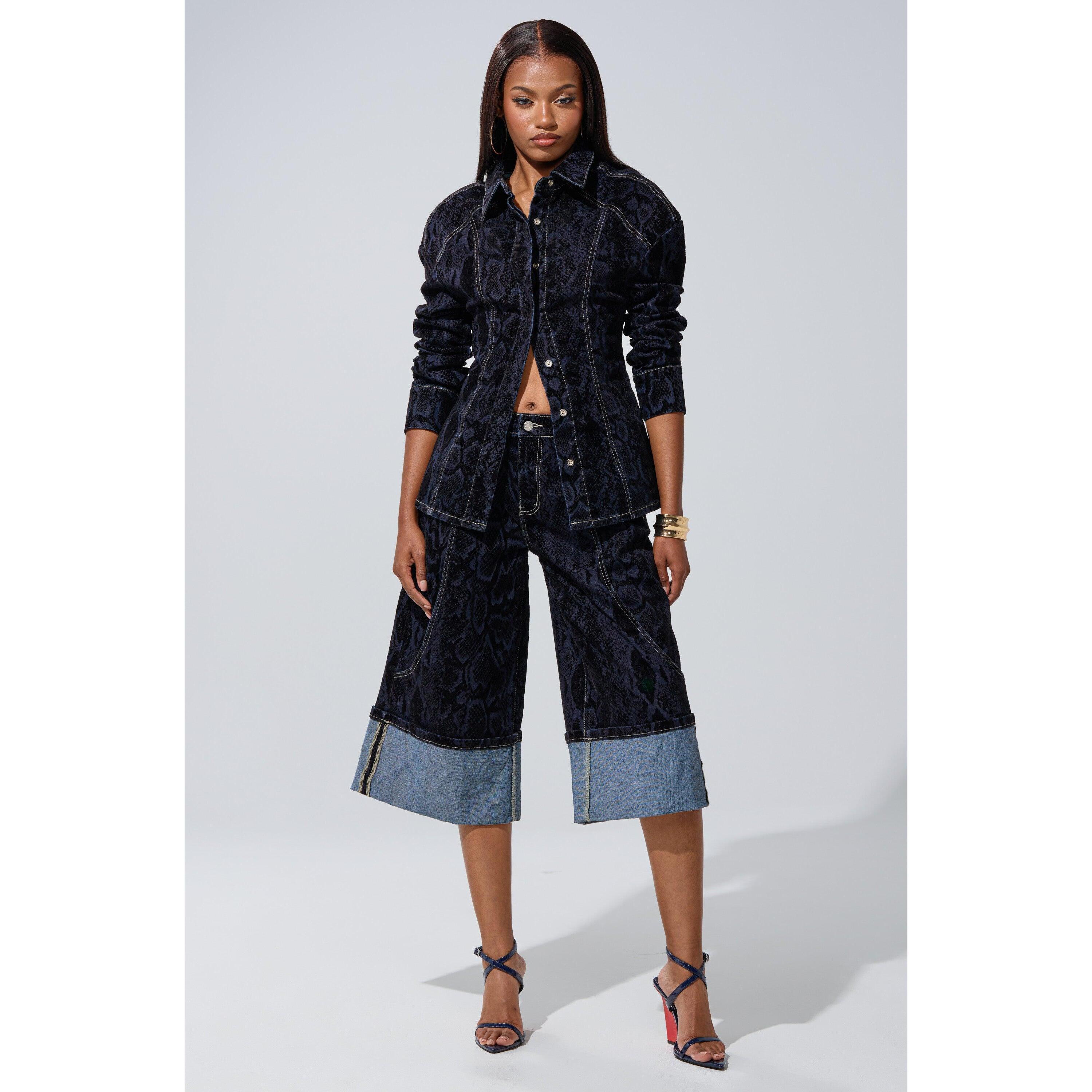 FEELS LIKE MONEY DENIM BERMUDA SHORT