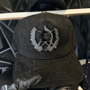 Hat Guatemala Escudo - Black and Red Snapback Cap with Emblem Design Adjustable Comfort Versatile Stylish Accessory