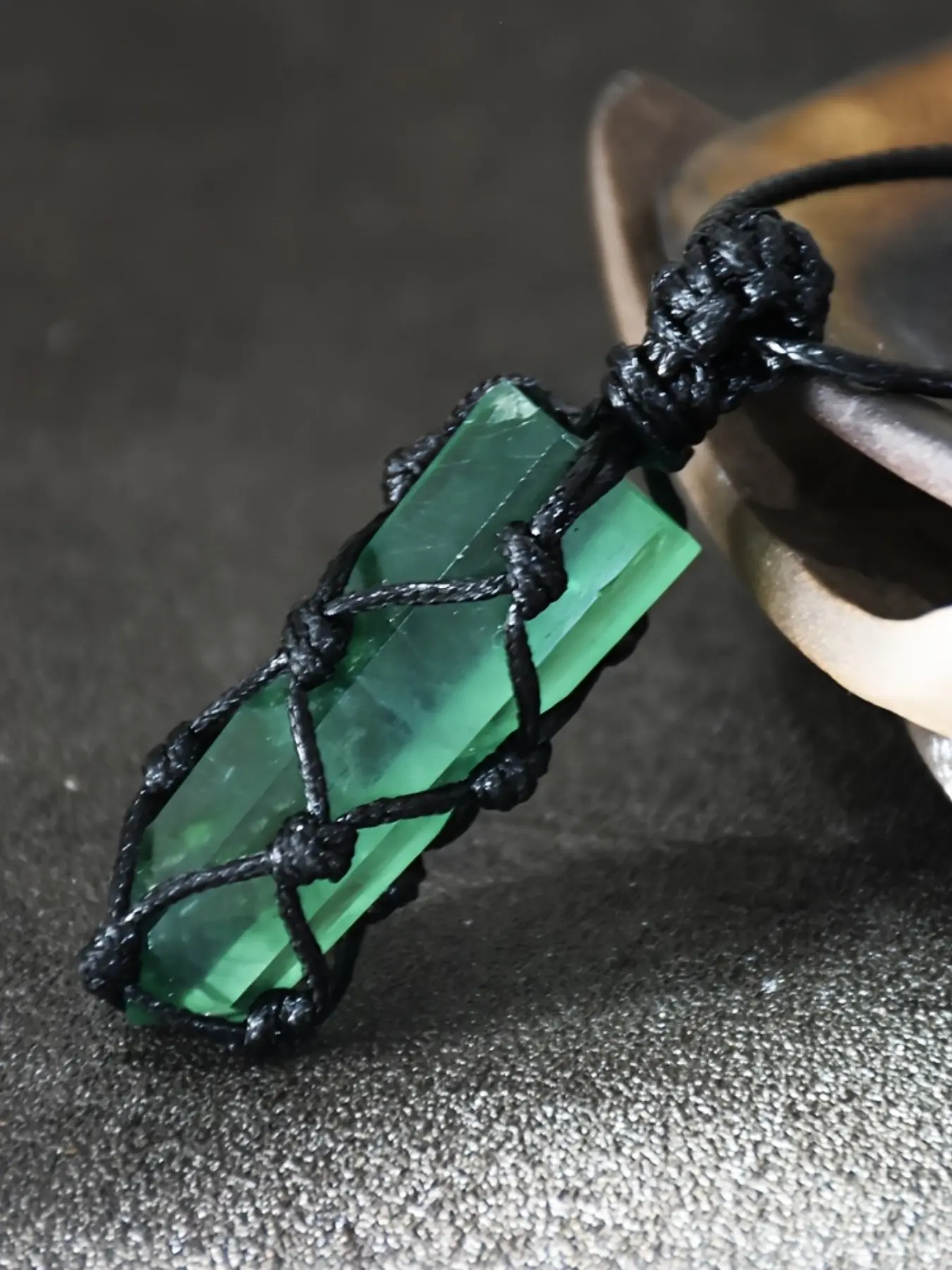 Natural Fluorite Pendant Necklace, Unisex Handmade Vintage Sweater Chain, Single Point Column Net Pocket Charm, Necklace with Charm, Fashion Necklace