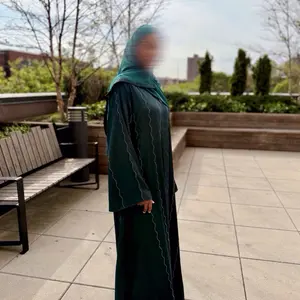 Emerald Green Rhinestone Abaya Elegant Modest Dress with Embroidered Detail for Special Occasions