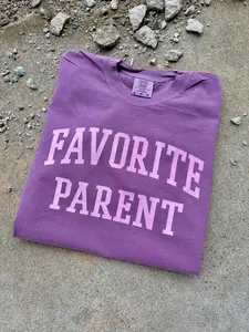 FAVORITE PARENT TEE | BERRY