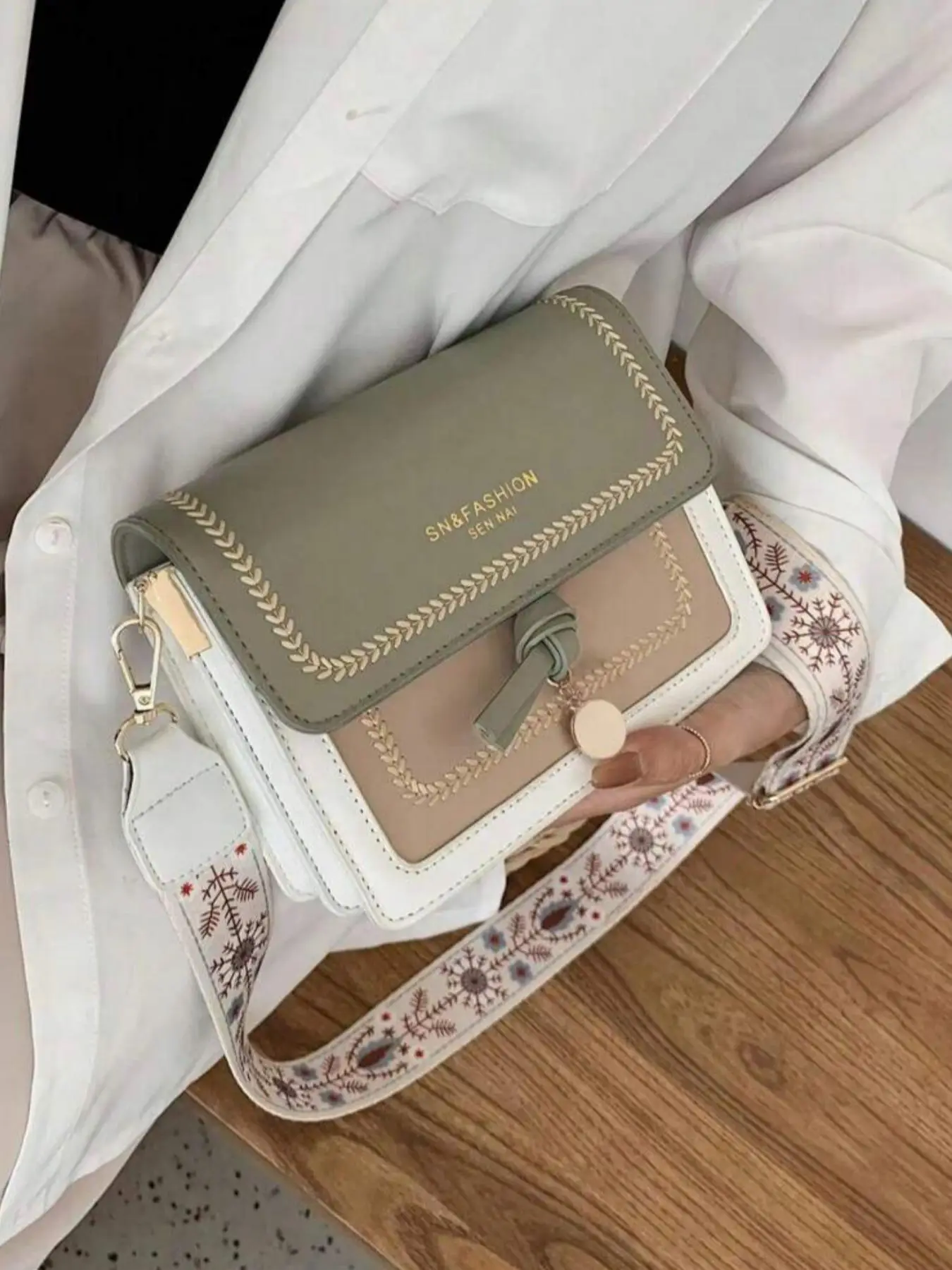 Fashionable Colorblock Embroidering Design Crossbody Bag, Casual Versatile Patched Design Purse Bag for Women, Trendy High-quality Daily Commuting Bag