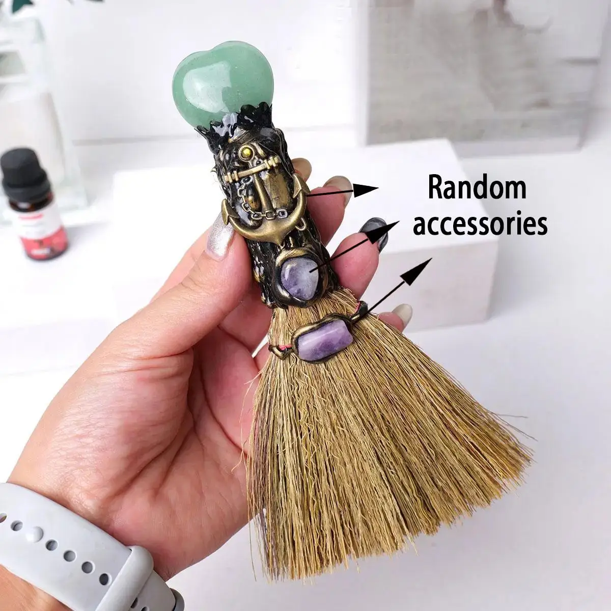 Heart Shaped Crystal Broom, 1 Count Natural Crystal Heart Shaped Magic Broom, Quartz Witch Broom Reiki Gemstone for Cleansing Healing Fengshui