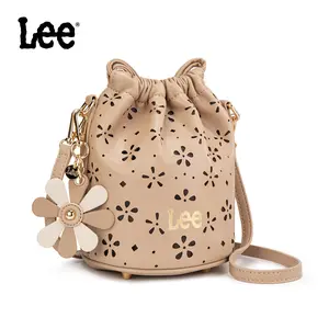 Lee fashionable bucket bag, can be worn as a shoulder bag or crossbody bag, suitable for work, shopping, and parties. A perfect gift for your wife, girlfriend, mother, or best friend.