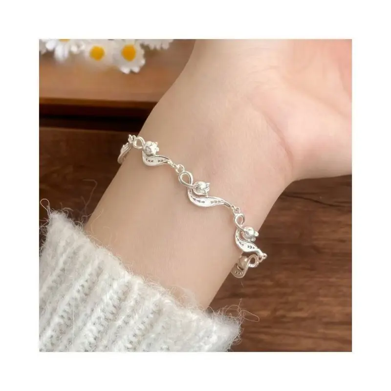 Lily of the valley wave bracelet, with elegant floral design and charm, is the perfect gift for Valentine's Day or Mother's Day