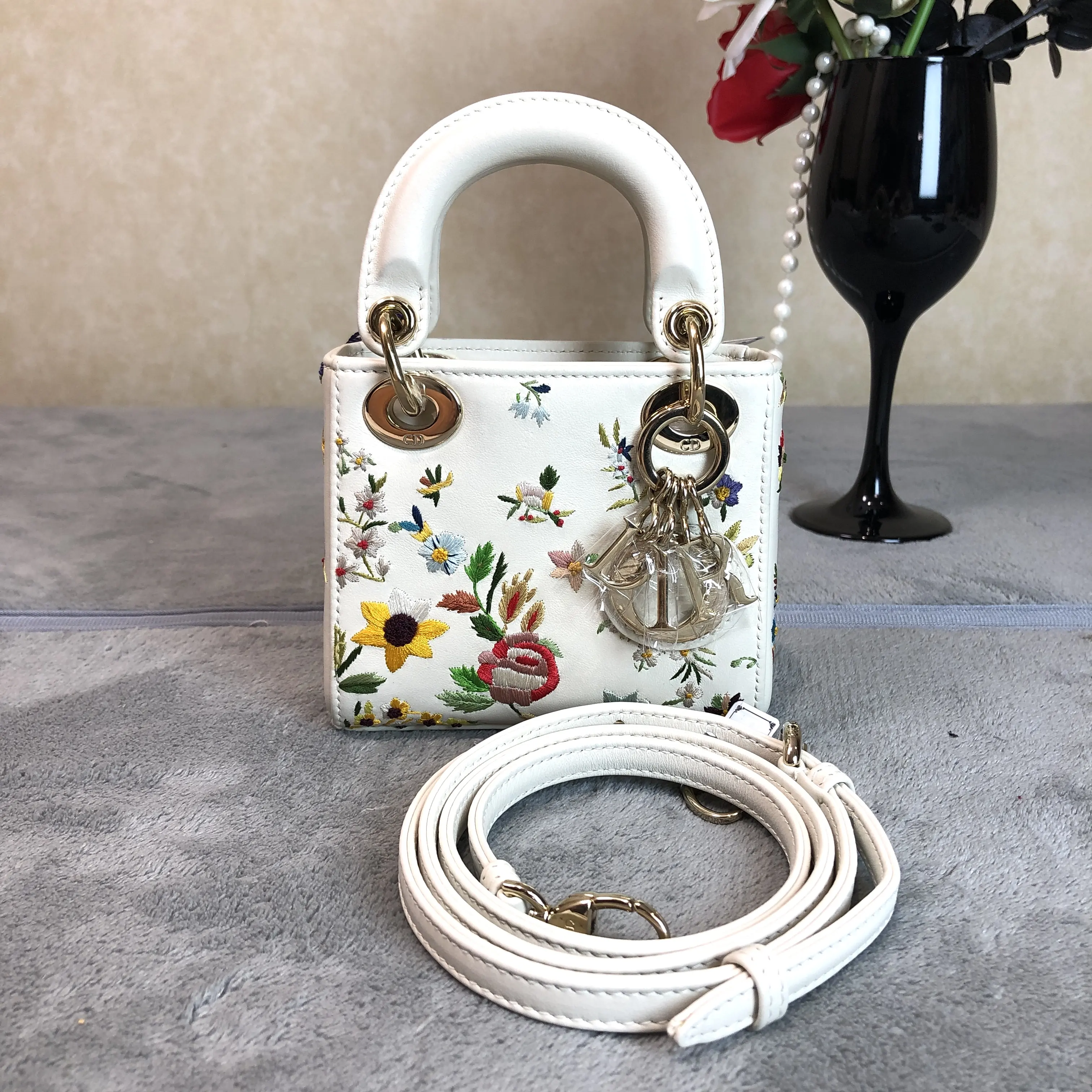 Pre-owned Dior leather Crossbody Bags Mini Lady White Floral Embroidery Handbag 493847