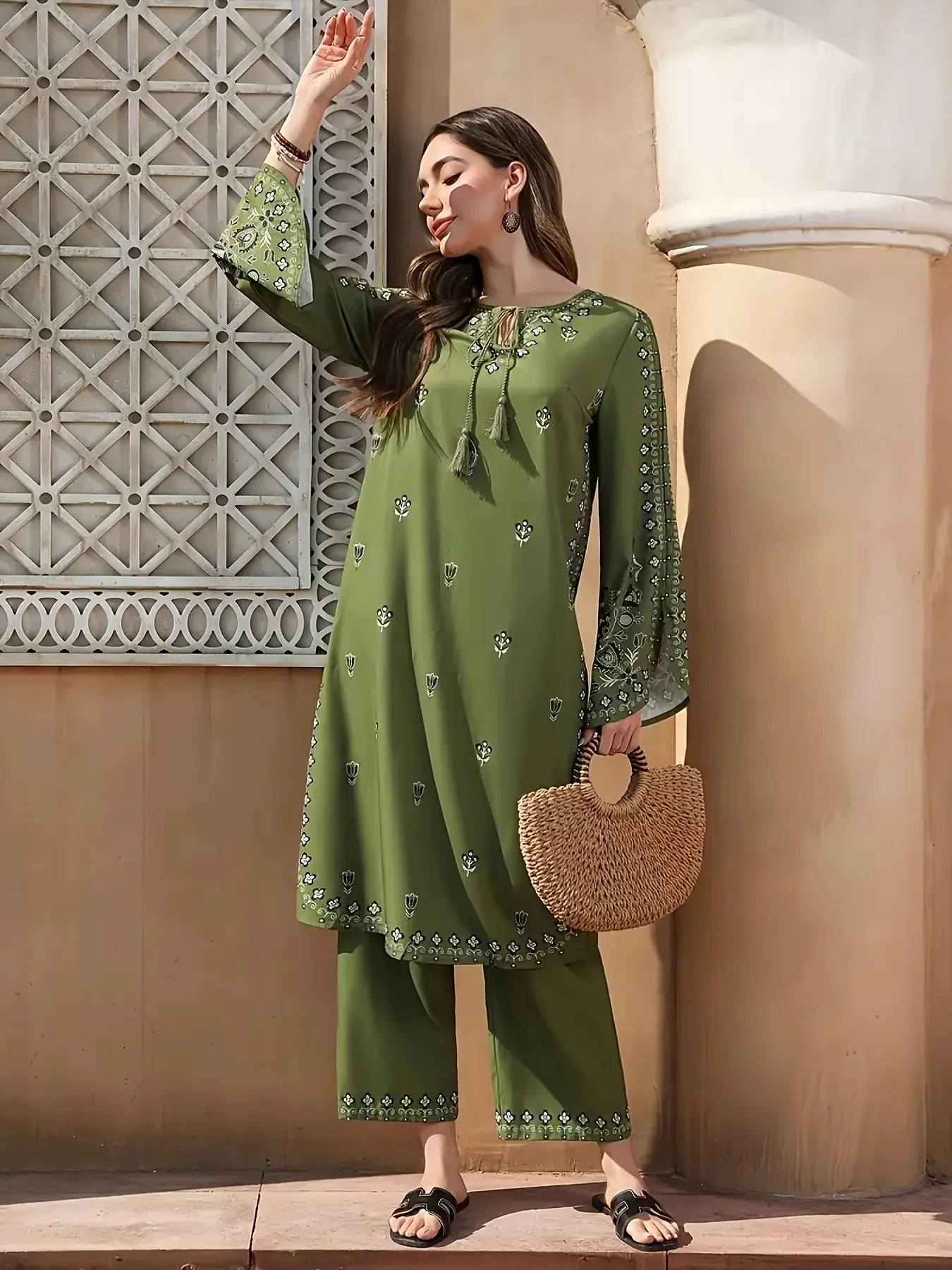 Women's Long Sleeve Floral Print Casual Elegant Two-Piece Set, Round Neck with Fringe, Middle East Special Edition
