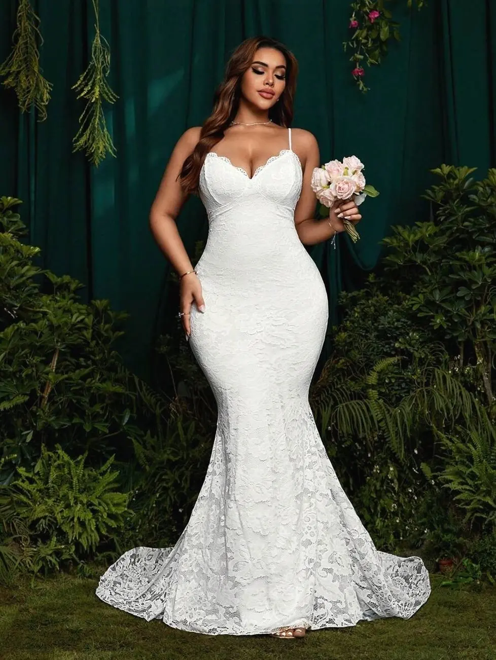 🤍 Plus Size Mermaid Wedding Dress, White Lace Spaghetti Strap Bridal Gown For Weddings, Ceremonies And Elegant Bridal Style.