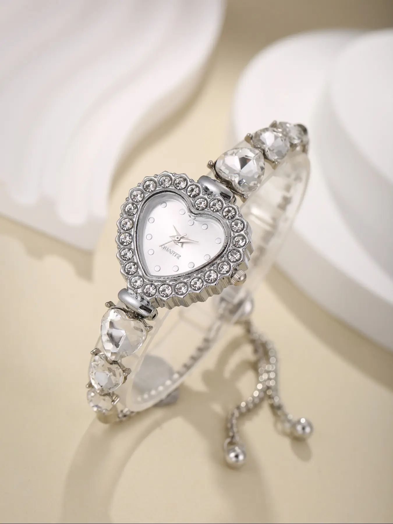 Women's Elegant Heart Dial Quartz Watch, Silver Color Alloy Band, Adjustable Strap, Perfect Gift for All Occasions