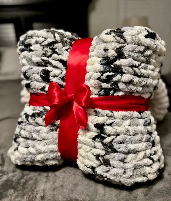 So soft Chunky Handknit Blanket made with Bernat yarn