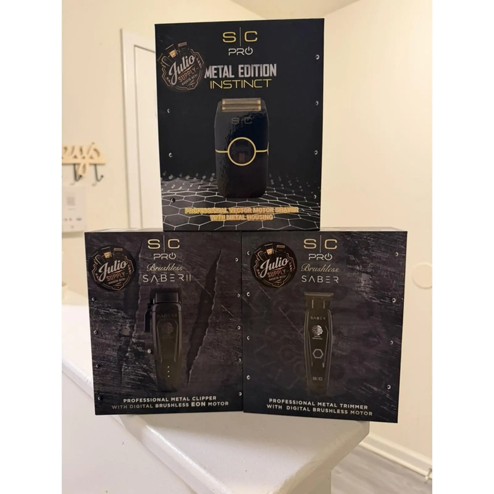Julio Pro Metal Edition Instinct Professional Metal Clipper & Trimmer with Digital Brushless 20N Motors