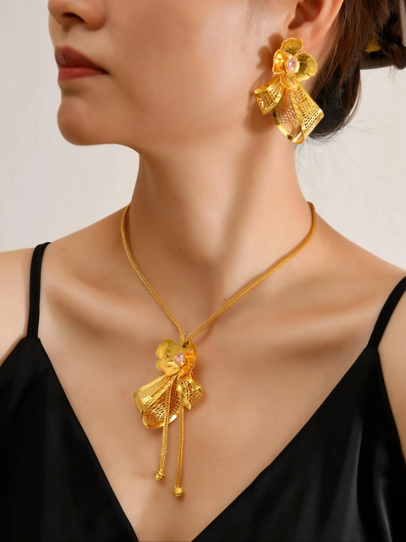 [24K Gold Plated Jewelry Set] Elegant Jewelry Set Middle Eastern Luxury Style Necklace Earrings Gift Set for Mother and Girlfriend, Perfect Valentine's Day Wedding Dinner