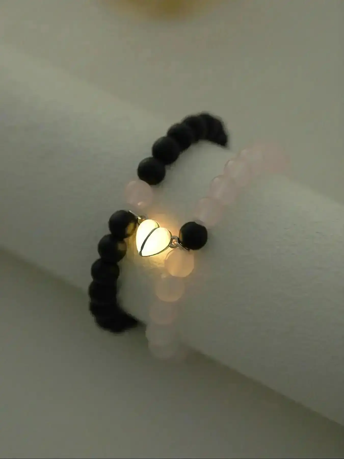 2026 New Model 2 Piece Glow-In-The-Dark Heart Magnetic Elastic Beaded Bracelets, Simple Versatile Couple Matching Bangles, Couples Bracelet, for Valentine's Day Romantic Gift Stylish Exquisite Classy Look Trendy Stunning