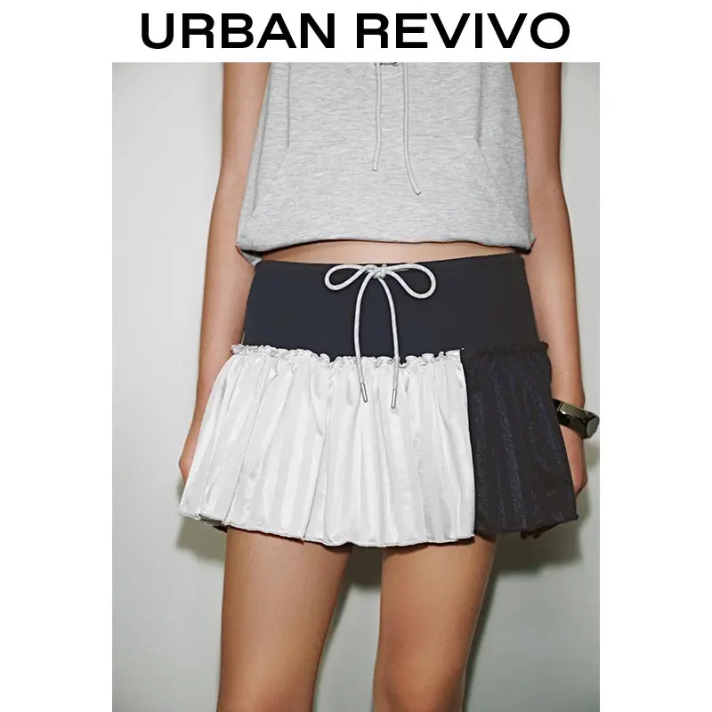 URBAN REVIVO Women's Flared Panel Mini Skirt, Chic Lightweight Fashion Bottom for Versatile Everyday Wear