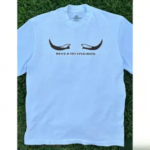 Best 8 Second Ride Bull Horns T-Shirt, Vintage Western Rodeo Graphic Tee, Oversized Cotton Bull Riding Shirt for Men Women, Retro Cowboy Streetwear with Bull Horn Design, Casual Country Style Top, Unique Gift for Rodeo Fans and Bull Riding Enthusiasts