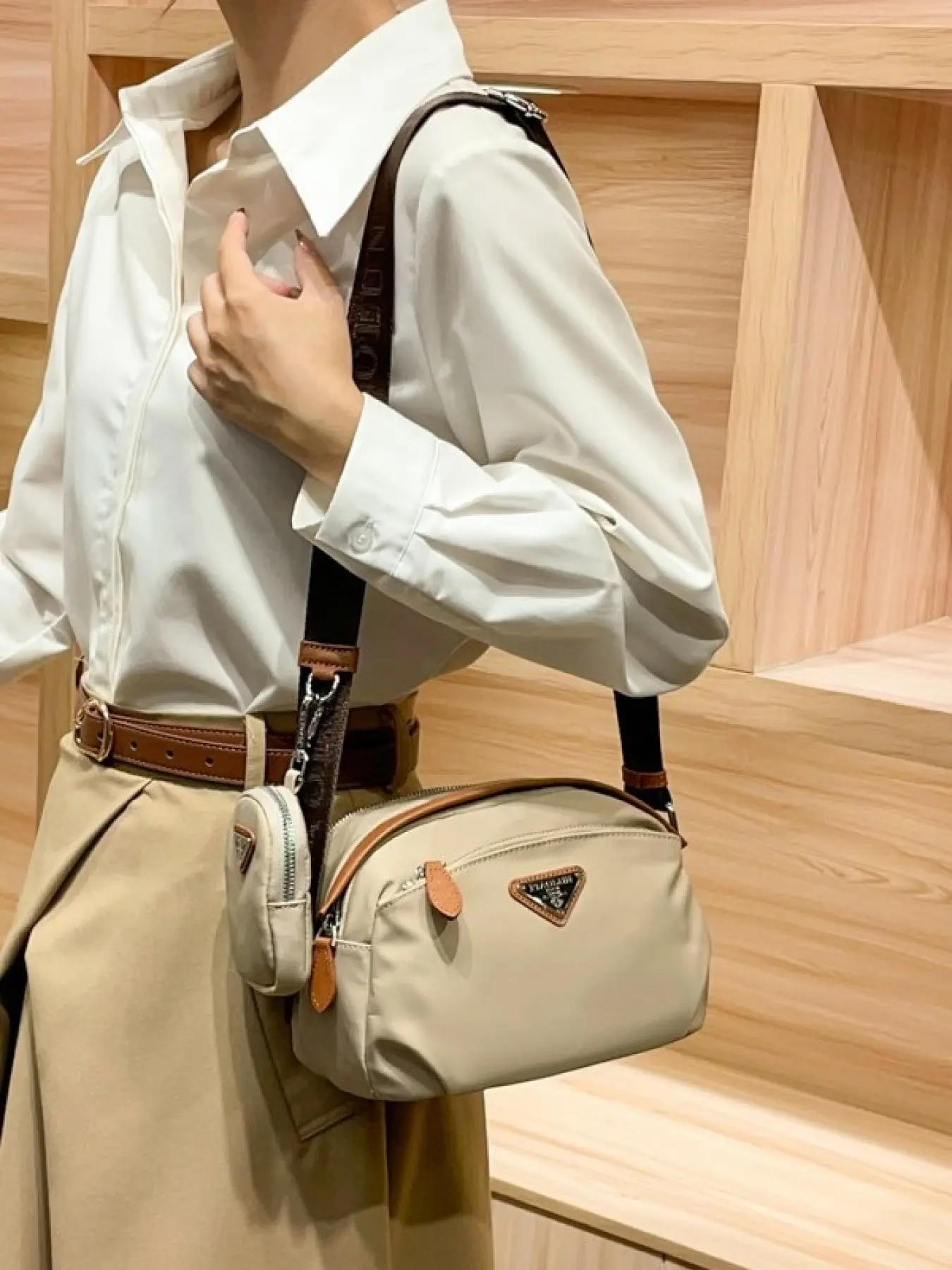 New solid color nylon and genuine leather crossbody bag for women, casual large-capacity mother-daughter handbag