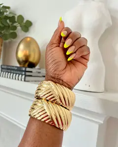 HARD CHUNKY BANGLES