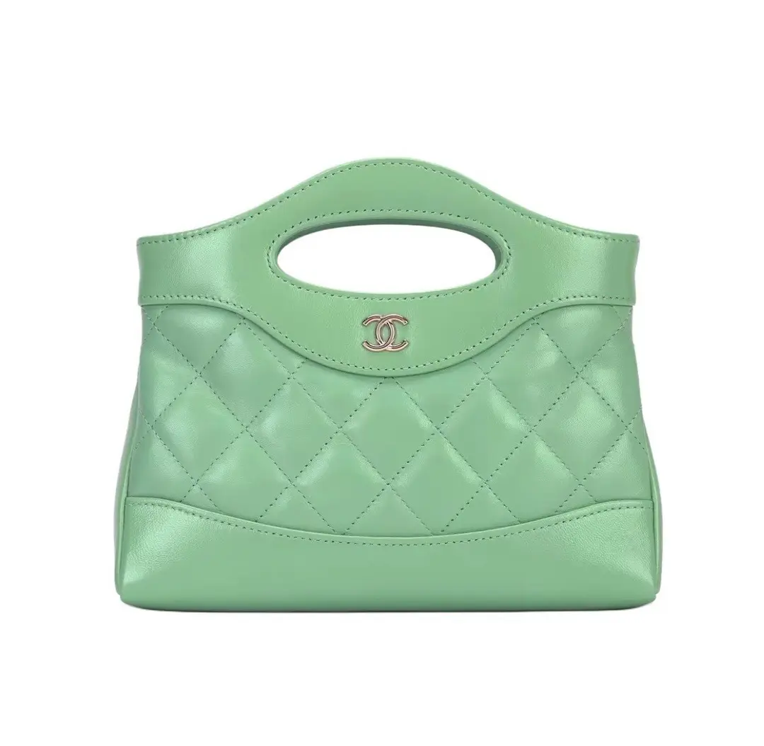 Pre-owned CHANEL 24S Avocado Green with Gold Hardware 31bag Nano Microchip Version 2602697