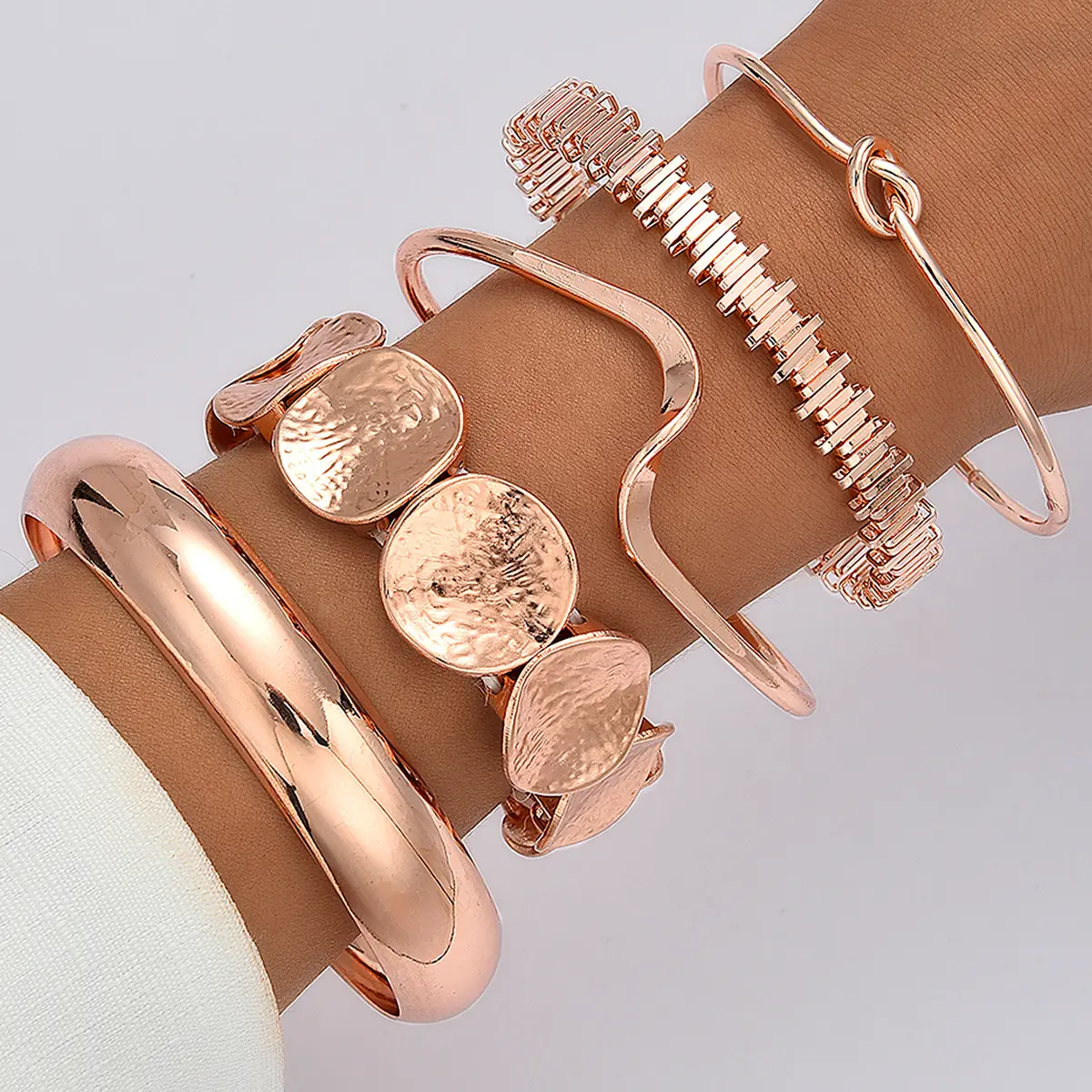 5 Piece Vintage Bold Geometric Wide Metal Bangle Set, Unique Daily Wear Gift for Women, Elegant Jewelry Accessory, Golden Tone Bracelet 5 Piece Vintage Bold Geometric Wide Metal Bangle Set, Unique Daily Wear Gift for Women, Elegant Jewelry Accessory, Golden Tone Bracelet