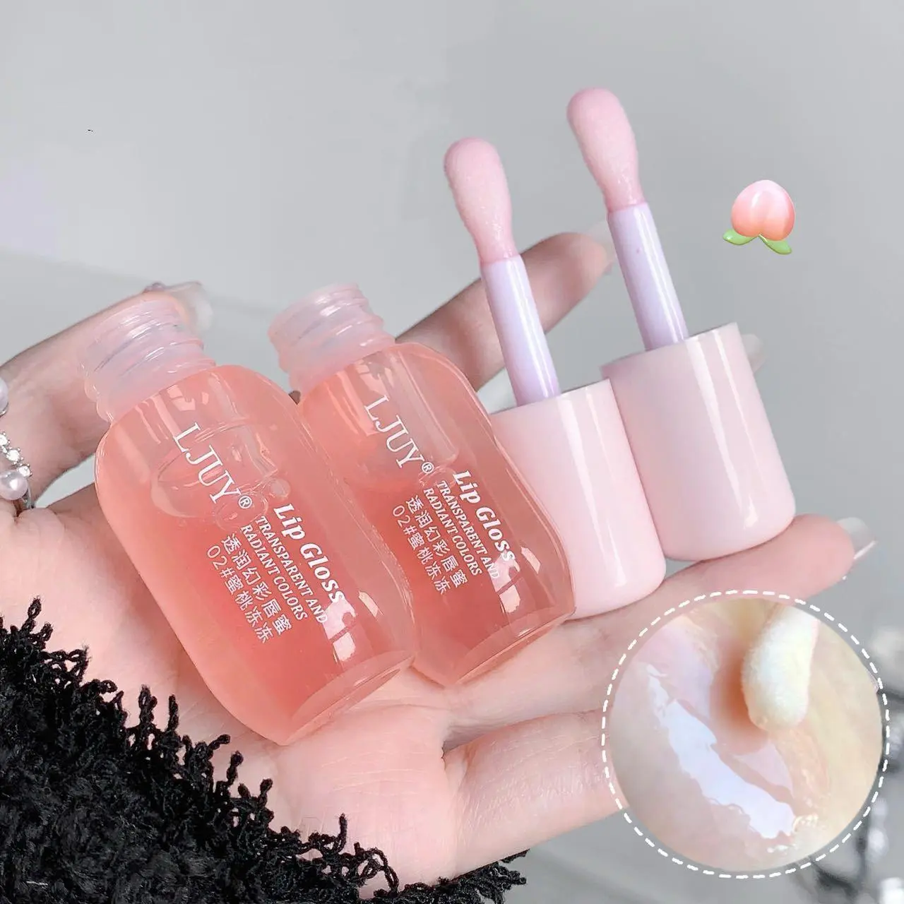 Moisturizing lip balm, moisturizing glitter lip liner pen Moisturizing lip color lipstick suitable for girls and women, including lip color, skin care products, lip whitening filler, and lip care cosmetics.