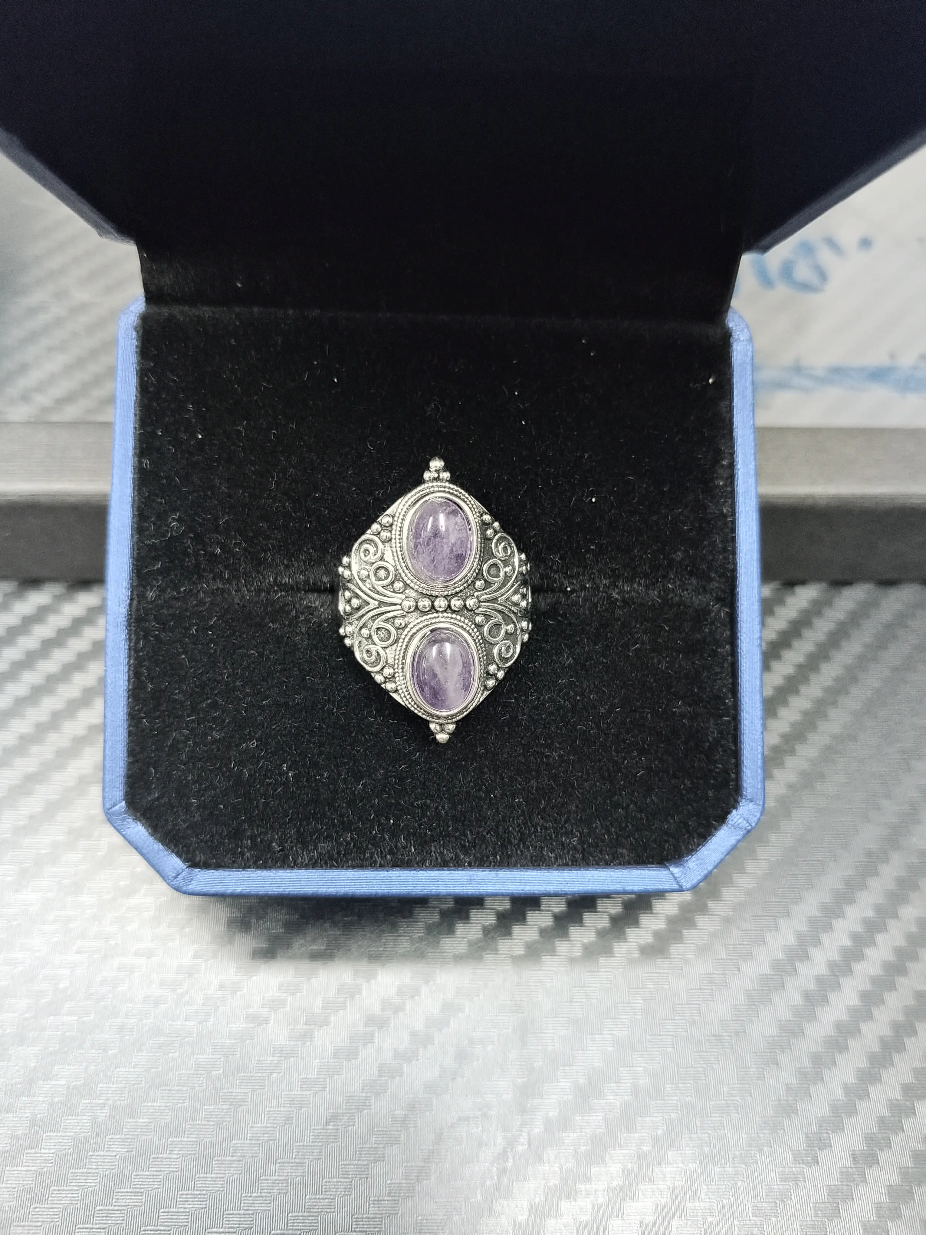 Ina(15071)gc.Vintage carved silver ring with two natural lavender amethyst cabochons, elegant boho retro style.
