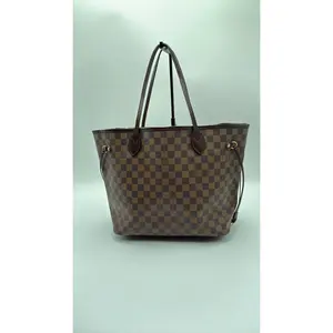 Pre-owned Louis Vuitton Leather Luxury Bags & Accessories Damier Neverfull MM, Int red Date Code: SP2048M. Entrupy ID: VVC2Y6D.