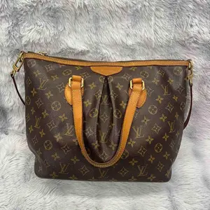Pre-owned Louis Vuitton leather Shoulder Bags Neutral Monogram Canvas Palermo PM Shoulder Bag xiaotang20260308029