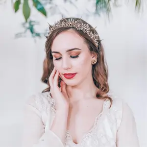 Amoura Bridal Crown