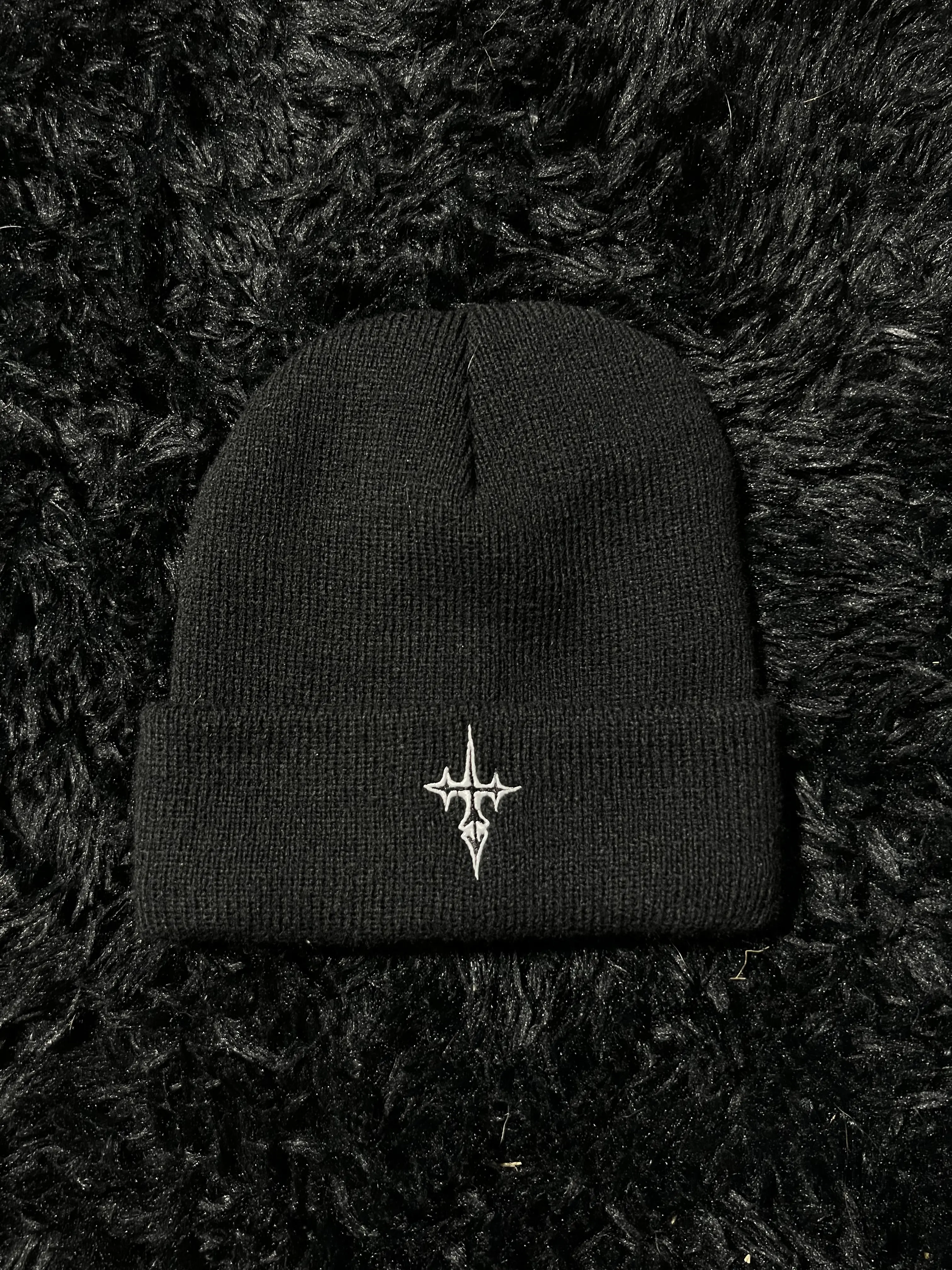 Black Satin-Lined Beanie for Men & Women – Anti-Frizz Hair Protection, Unisex Stretch Fit, Streetwear Style + Free Keychain