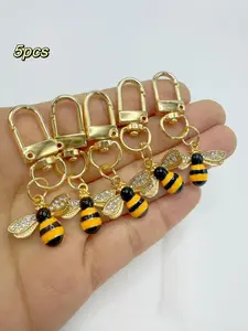 5 Piece Rhinestone Dripping Bee Keychain, Cute Decorative Keychains for Weddings, Birthdays, Graduation, School Start-Up Gifts, All-Season Use, Bling Bling Keychains