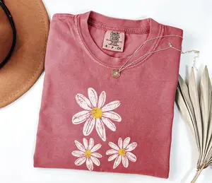 Comfort Colors Daisy Shirt, Boho Floral Graphic Tee, Retro Aesthetic Flower Shirt, Shirt for Women