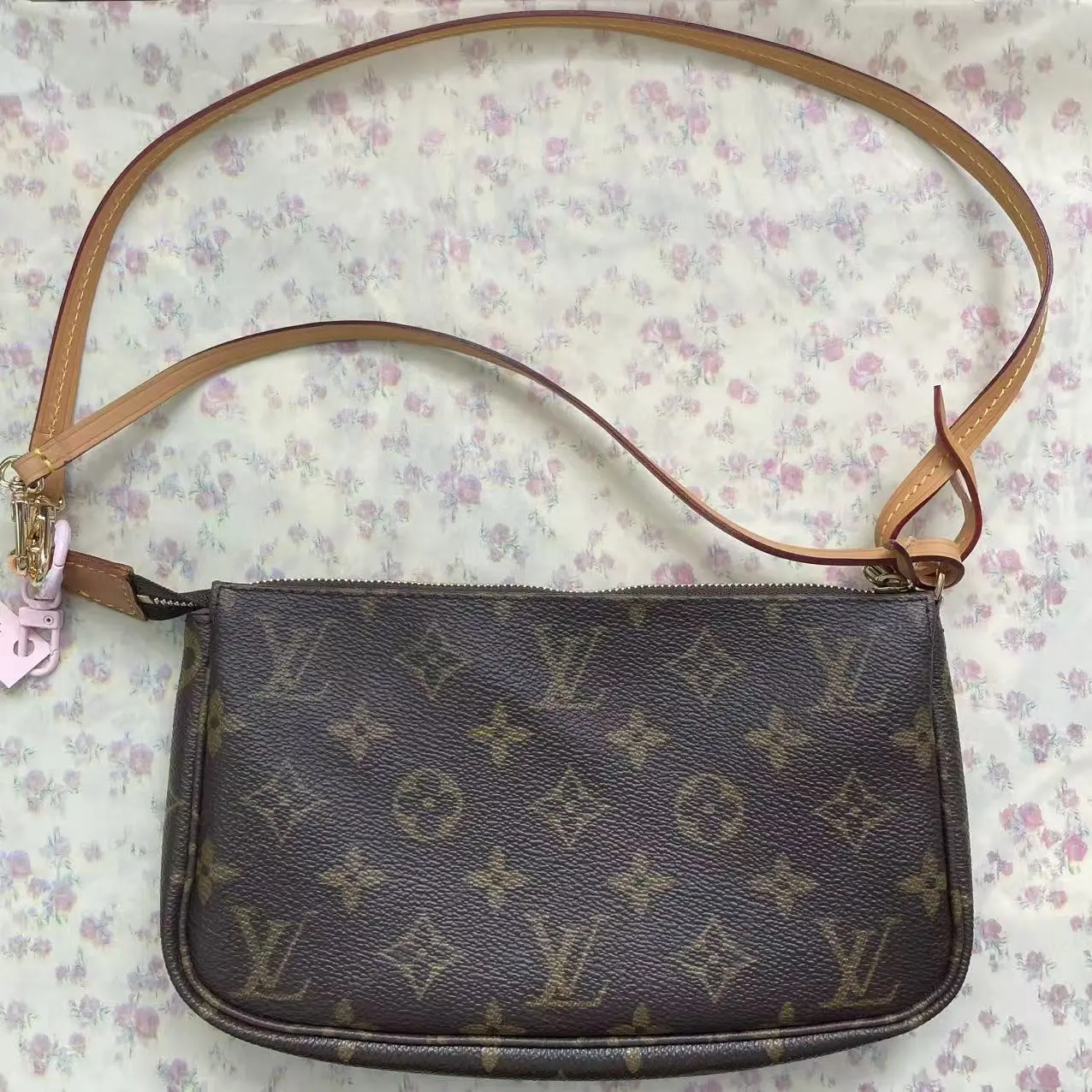 Pre-owned Louis Vuitton Vintage Monogram Large Pochette Accessoires Mahjong Shoulder Bag Authentic Repaired LV Crossbody Chain Bags