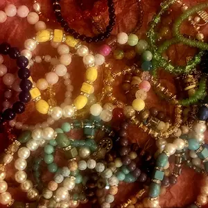 ONE MYSTERY BRACELET