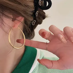 1 pair High-end, light-luxury, oval drop-shaped water drop ear accessories, retro and simple-designed earrings, for women, unique and exaggerated in style, new model, trendy and versatile design.Simple Daily Wear Accessory,Oversized Gold Hoop Earrings