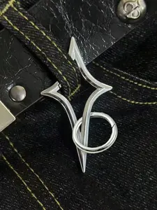 Silver Star Carabiner Keychain — Y2K Grunge Punk Metal Bag Charm | Polished Alloy Spring-Gate Clip | Zipper Pull, Backpack Accent, Keyring, Wallet Holder | Lightweight EDC Gift for Her & Teens | Star Pattern