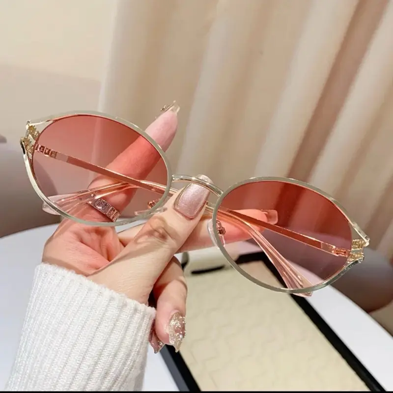 Pink sunnies for woman