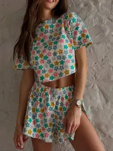 2-Piece Set of Casual Loose Knit Long Sleeve Tops and Shorts, Striped Floral Patterned Womenswear Homewear Suitable for Relaxation