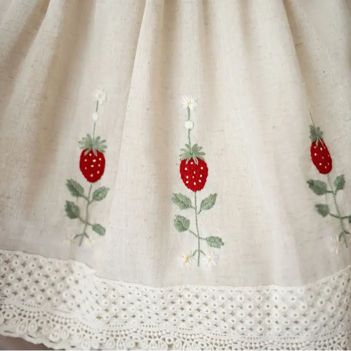 Strawberry Vinage Embroidery