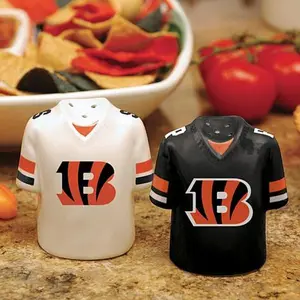 Football Fan Shop Gameday Ceramic Salt and Pepper Shakers - Cincinnati Bengals