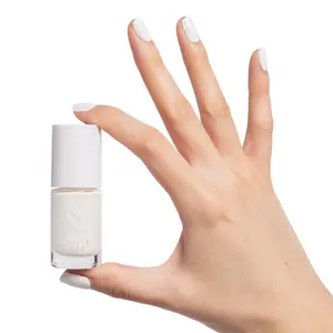 Swan crispy white nail polish Swan crispy white nail polish