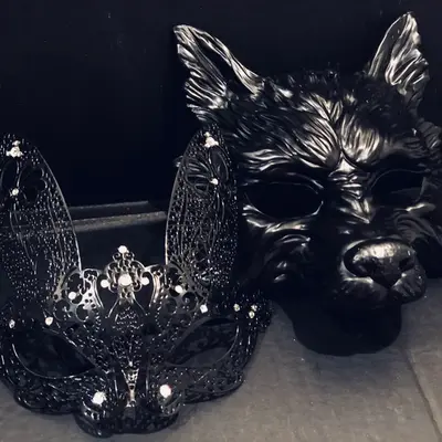 BeyondMasquerade Wolf Venetian Mask – Men's Unisex – Silver Black – Resin – Mardi Gras