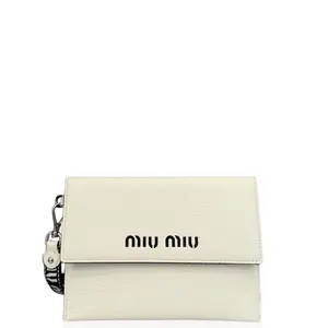Pre-owned miu miu Leather clutches & wristlets Clutch Calfskin White (gl022626c9)