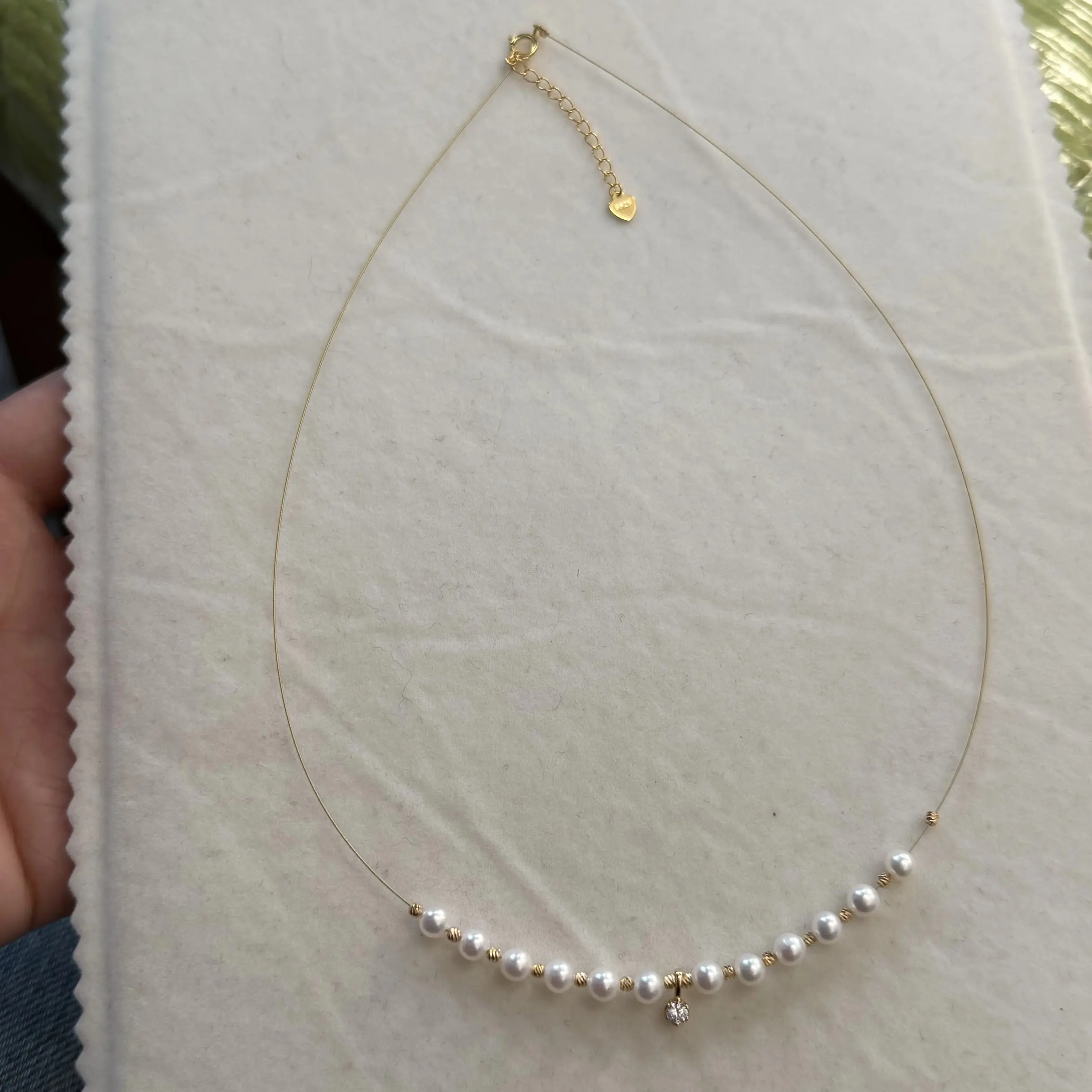 NO.24-Freshwater pearl necklace for women / Luxury niche design. Golden version. Elegant smile collar chain.